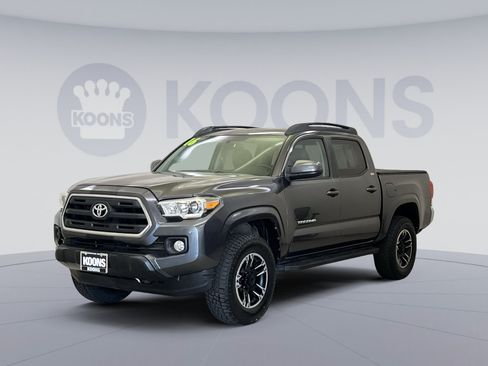 Used 2016 Toyota Tacoma SR5 w/ Towing Package RWD image 4