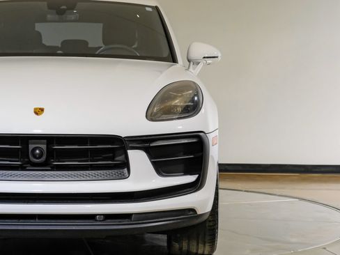 Used 2024 Porsche Macan w/ Premium Plus Package AWD/4WD image 49