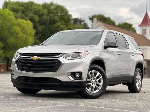 Used 2019 Chevrolet Traverse LS FWD image 1