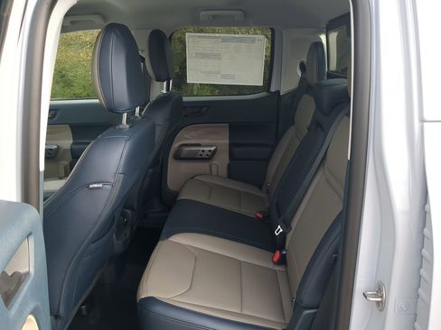 New 2025 Ford Maverick Lariat image 12