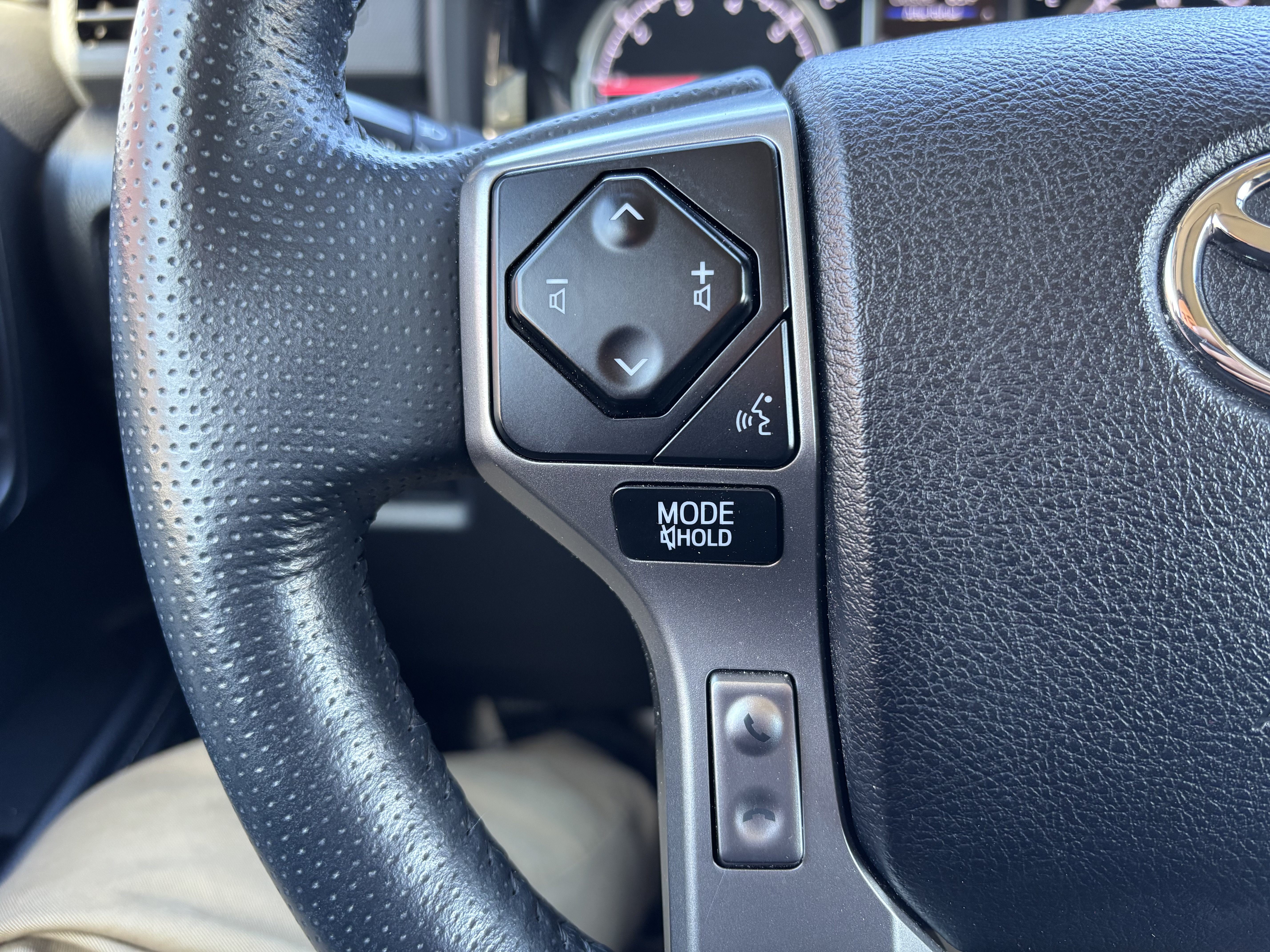 Used 2023 Toyota 4Runner Limited AWD/4WD image 19