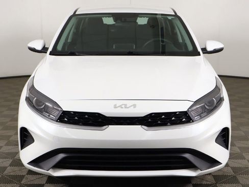 Used 2022 Kia Forte LXS w/ LXS Technology Package FWD image 9