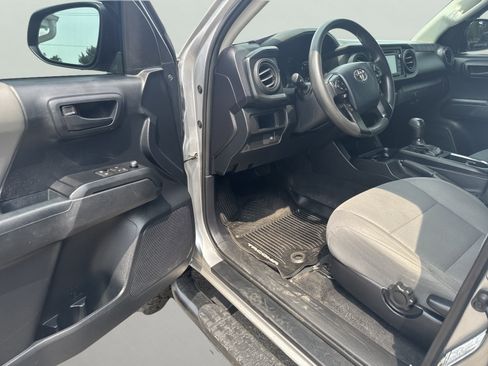 Used 2018 Toyota Tacoma SR w/ SR Convenience Package AWD/4WD image 10