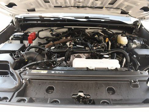 Certified 2025 Toyota 4Runner SR5 AWD/4WD image 29
