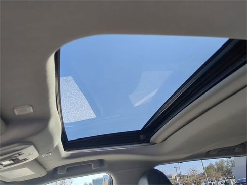 Certified 2023 Toyota Highlander XLE image 20