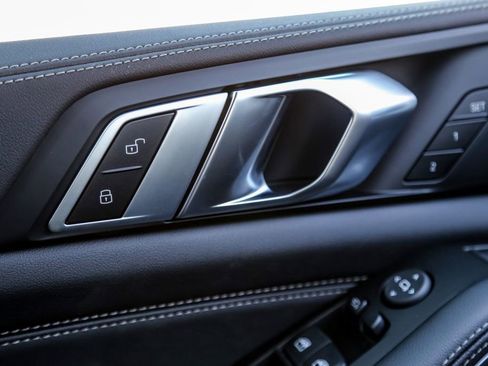 New 2026 BMW X5 xDrive40i w/ M Sport Package image 18