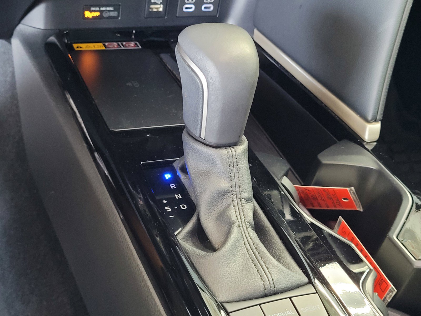 Used 2025 Toyota Camry XSE FWD image 15