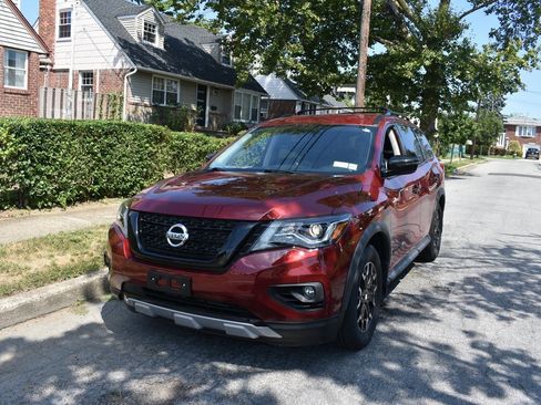 Used 2020 Nissan Pathfinder SV w/ Rock Creek Edition image 2