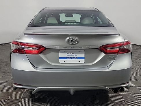 Used 2018 Toyota Camry SE w/ Moonroof Package image 5
