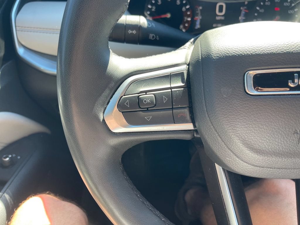 Used 2025 Jeep Compass Limited AWD/4WD image 15