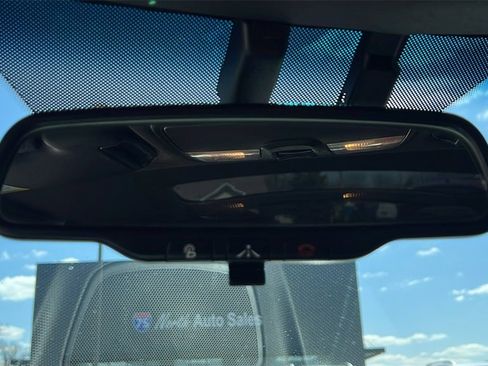 Used 2017 Hyundai Veloster Value Edition image 22