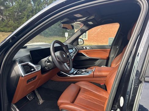 Used 2024 BMW X7 xDrive40i w/ Executive Package image 9