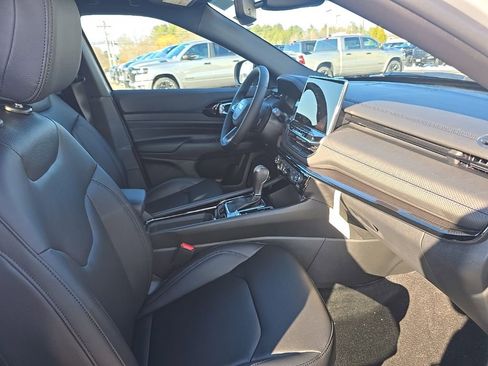 New 2026 Jeep Compass Limited image 11