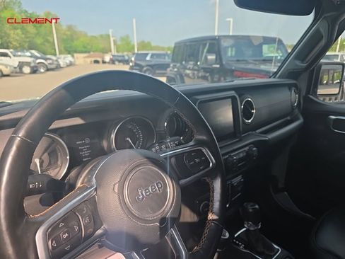 Used 2022 Jeep Wrangler Unlimited Sahara image 4