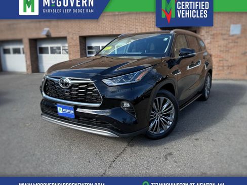Used 2021 Toyota Highlander Platinum AWD/4WD image 1