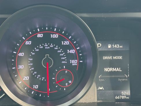 Used 2021 Hyundai Elantra SEL image 14