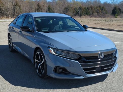 Used 2022 Honda Accord Sport image 3