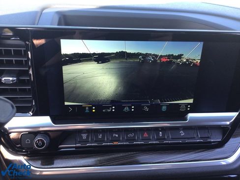 Used 2025 Chevrolet Silverado 2500 LT image 32