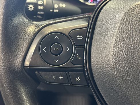 Used 2021 Toyota RAV4 XLE image 32