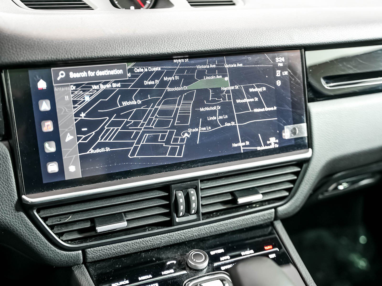 Certified 2022 Porsche Cayenne AWD/4WD image 23