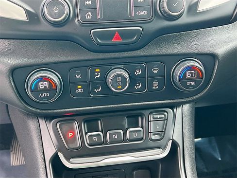 Used 2020 GMC Terrain SLE w/ Driver Convenience Package image 15