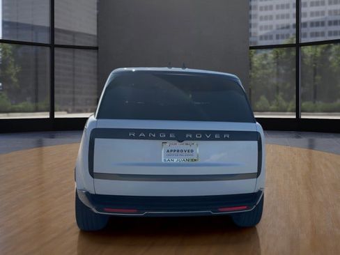 Used 2024 Land Rover Range Rover Long Wheelbase SE image 4