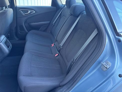 Used 2015 Chrysler 200 Limited w/ Convenience Group image 27