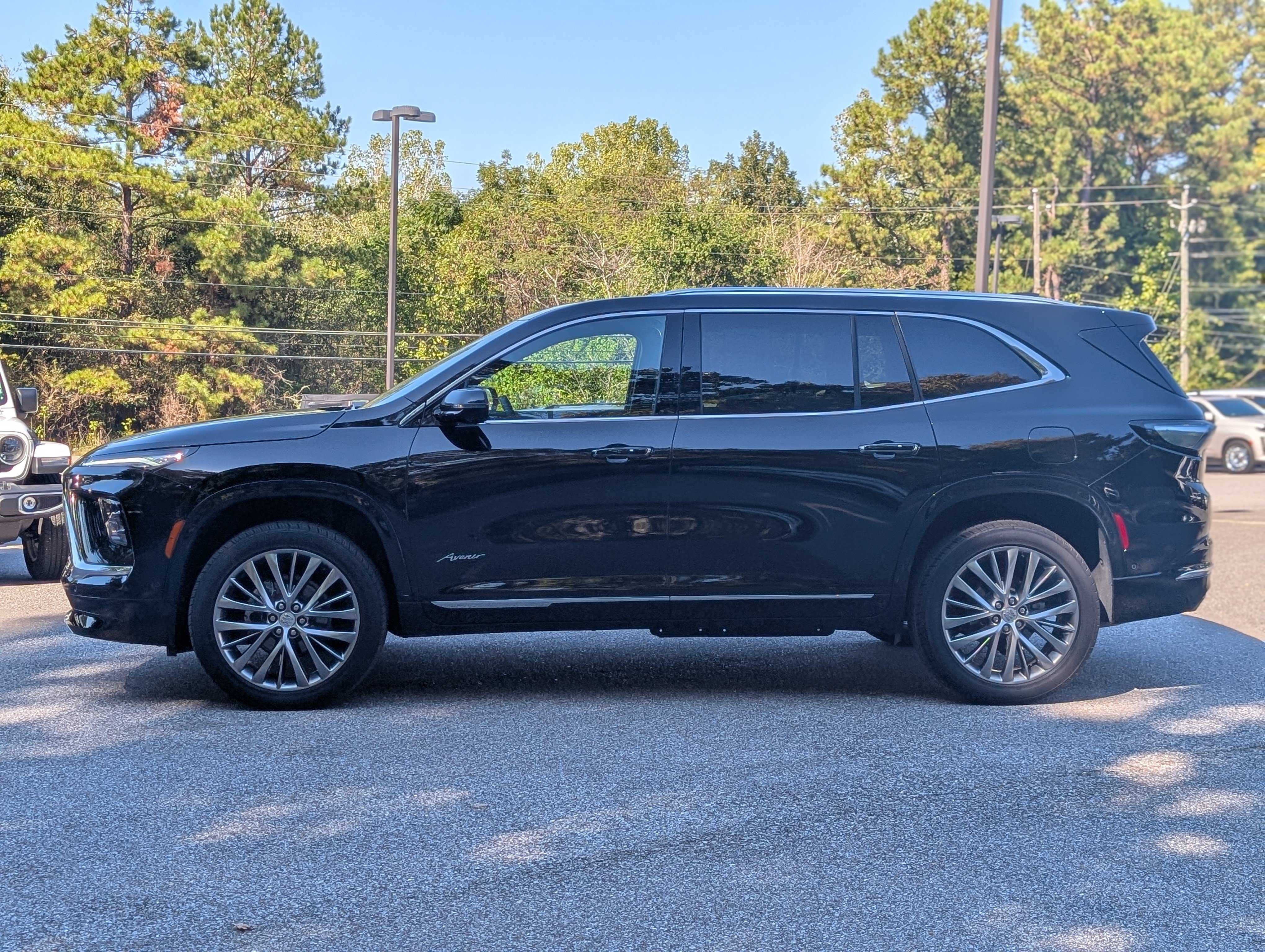 Used 2026 Buick Enclave Avenir w/ Super Cruise Package FWD image 6