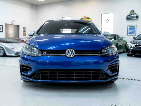 Used 2018 Volkswagen Golf R 4-Door image 4