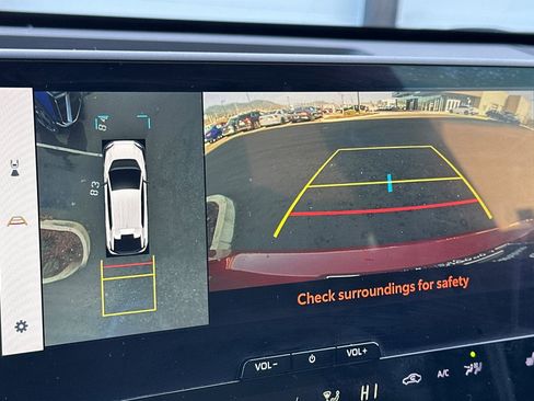 Used 2023 Subaru Solterra AWD image 22