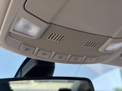 Used 2020 Ford Fusion SE FWD image 16