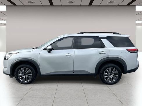 Used 2025 Nissan Pathfinder SV AWD/4WD image 7