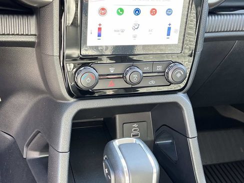 Used 2025 Ford Ranger XLT w/ Chrome Accent Package image 24