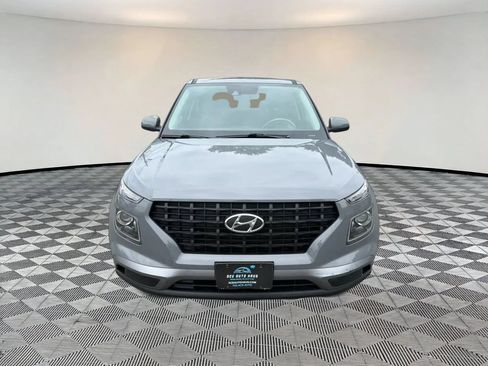 Used 2021 Hyundai Venue SE FWD image 2