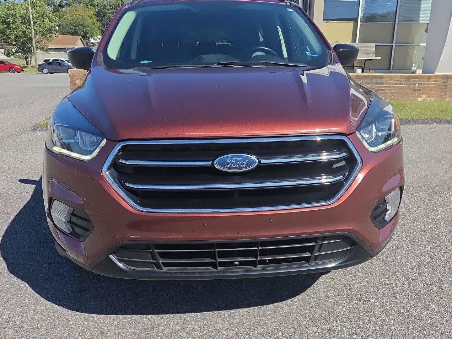 Used 2018 Ford Escape SE w/ SE Sport Appearance Package AWD/4WD image 9