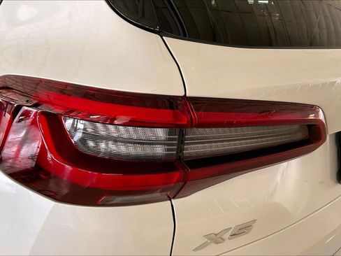 Used 2022 BMW X5 xDrive45e w/ M Sport Package AWD/4WD image 26