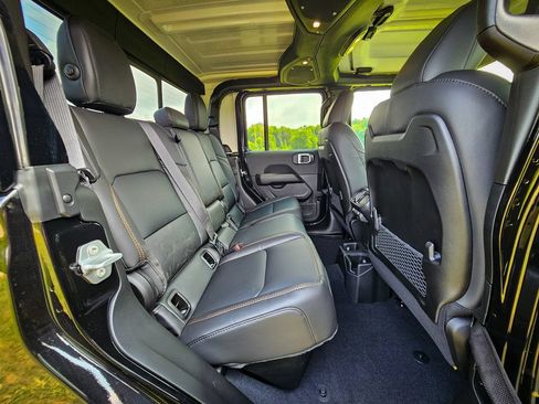 New 2026 Jeep Gladiator Sport AWD/4WD image 32