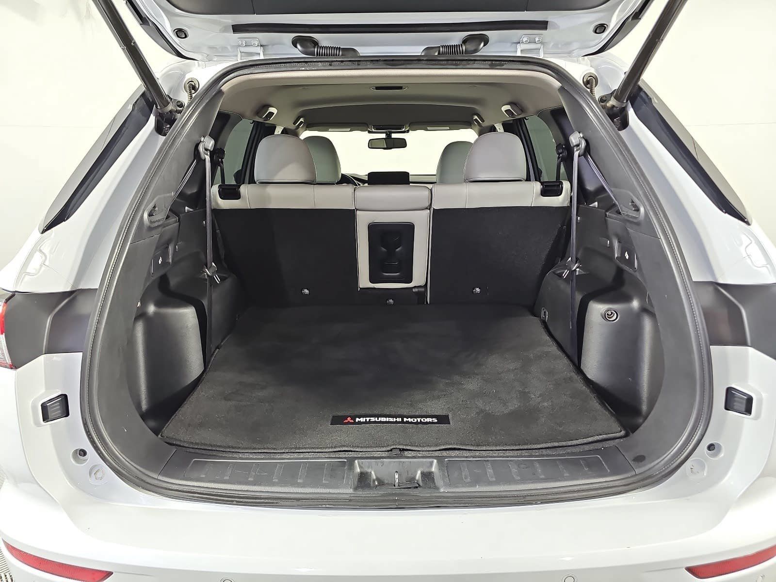 Used 2024 Mitsubishi Outlander SEL FWD image 12