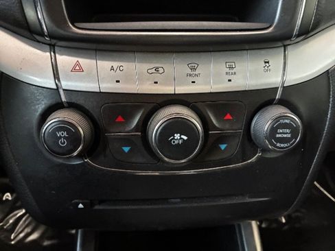 Used 2018 Dodge Journey SE w/ Blacktop Package image 26