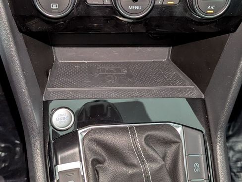 Used 2024 Volkswagen Taos SEL image 28