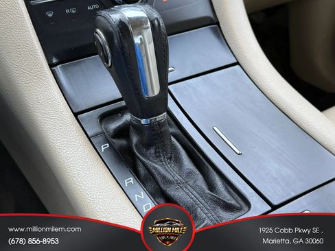Used 2015 Ford Taurus Limited FWD image 28