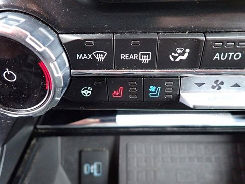 Used 2022 Ford F150 Lariat w/ Equipment Group 502A High image 25