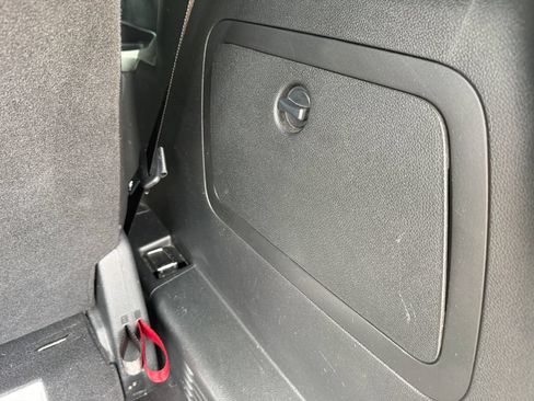 Used 2019 Ford Explorer XLT w/ Equipment Group 202A FWD image 14