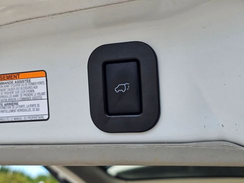 Used 2018 Toyota Sienna Limited AWD/4WD image 17