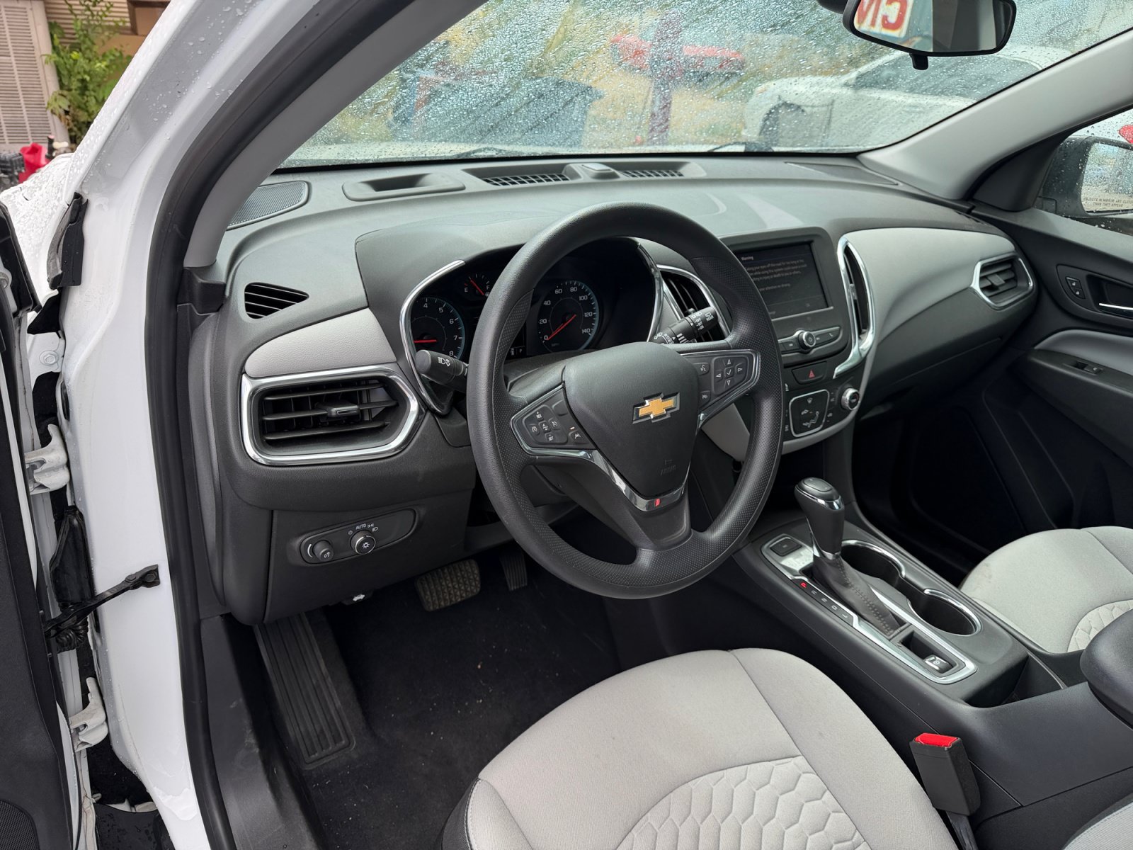 Used 2020 Chevrolet Equinox LS w/ LPO, Floor Liner Package AWD/4WD image 18