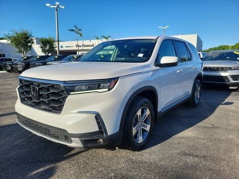 Used 2024 Honda Pilot EX-L image 3