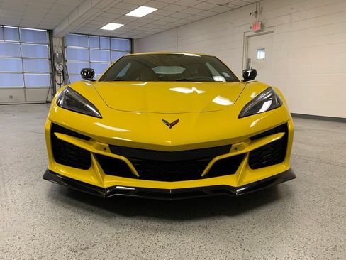 Used 2025 Chevrolet Corvette E-Ray AWD/4WD image 5