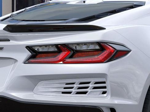 New 2025 Chevrolet Corvette E-Ray w/ Stealth Interior Trim Package AWD/4WD image 11