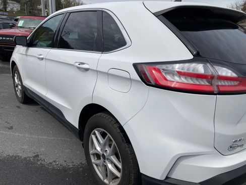Certified 2024 Ford Edge SEL image 6
