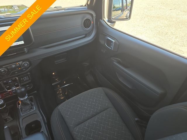 Used 2026 Jeep Gladiator Mojave AWD/4WD image 12
